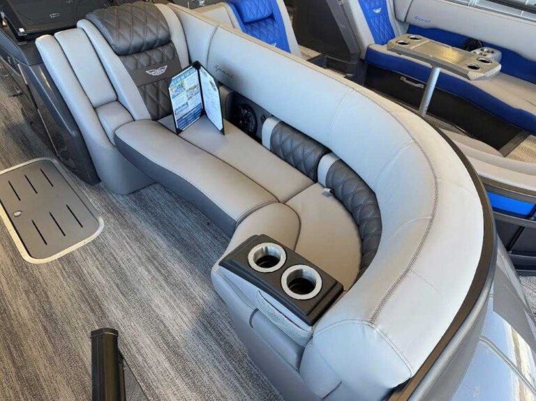 2026 Bennington 25QXSBWA - NEW DESIGN - ESP+ - Windshield - V10 425 HP!!! US-ETWS9307J526 [photo 9]